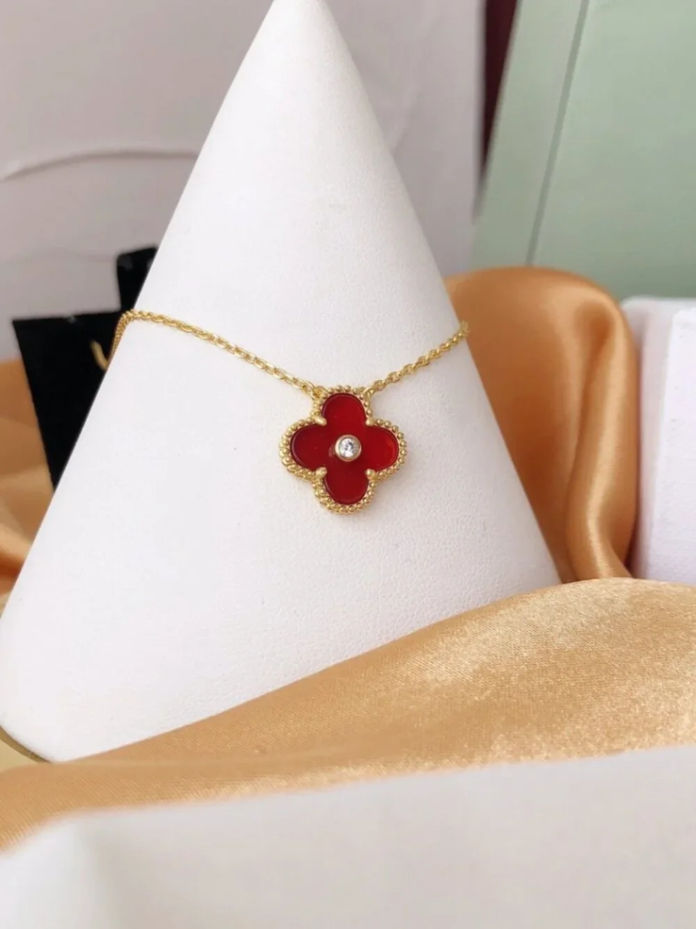 Van Cleef & Arpels​ Necklacet